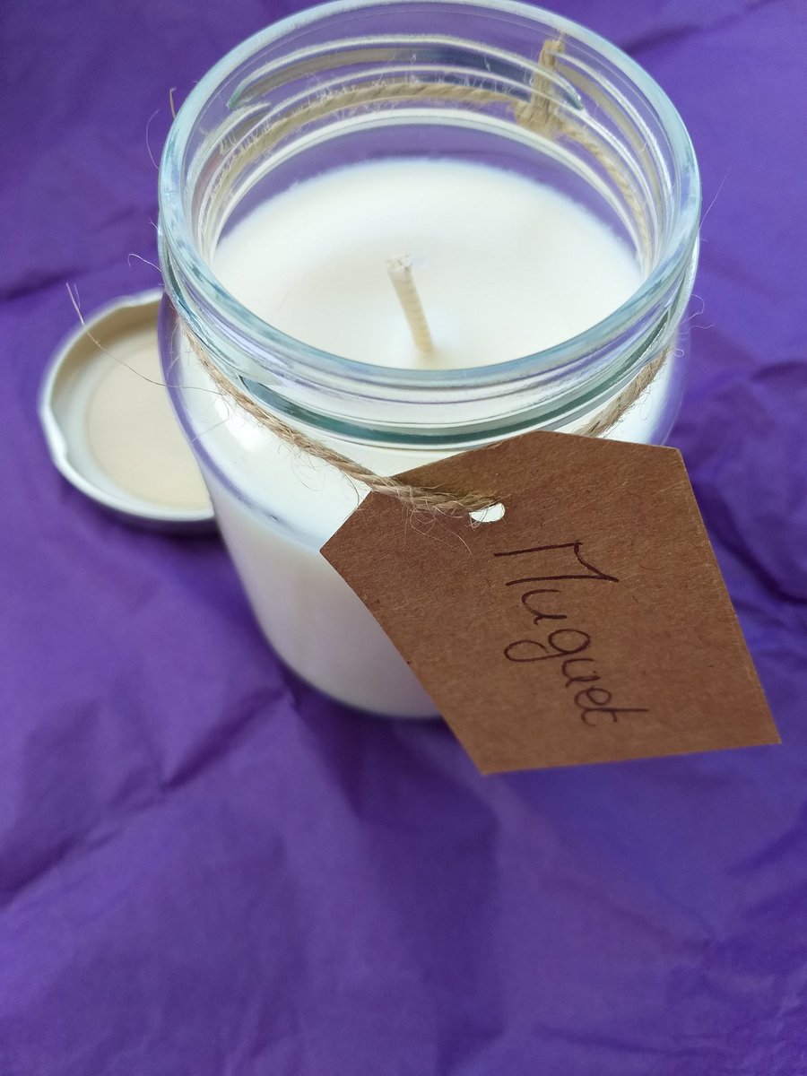 djoudjou2530's tweet photo. 🤗 j'ai reçu ma bougie cocoon candles muguet, gagnée lors d'un concours.
Packaging sympa, odeur très agréable, bougie bio 🤩
#bougie #bougieparfumee #bougieaddict #deco #cocooning #cocooningtime #muguet https://t.co/YmwtFwWcrw