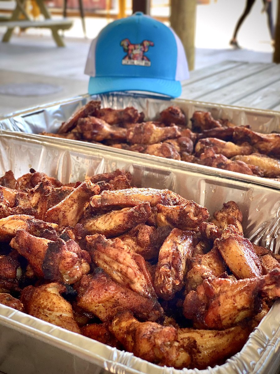 Central_CityBBQ's tweet photo. Having a little get together? Is there a better snack then smoked chicken wings 🍗? Call 📱 today or the day before for large orders. You will love Pitmaster James Cruse’s Hot Honey BBQ sauce. #nolatogether #nolastrong #wings #centralcitybbq https://t.co/fzvfhjrw1M