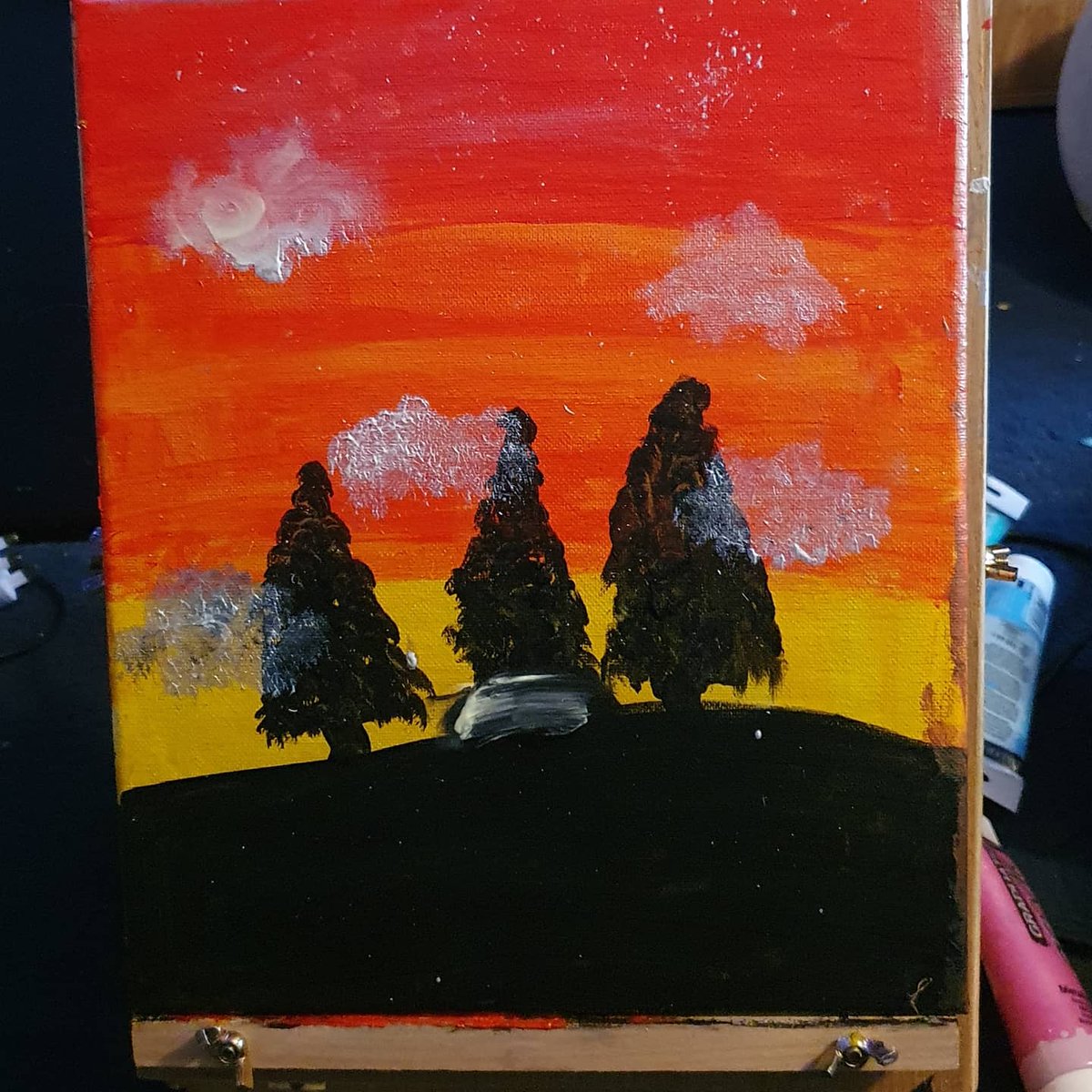 roboltomam's tweet photo. @thewintertonfed  
Amelia  Nicholls  ( class :Tawny owls ) has been painting with acrylic paints ( she has never used them before. https://t.co/AQY3MLygmy
