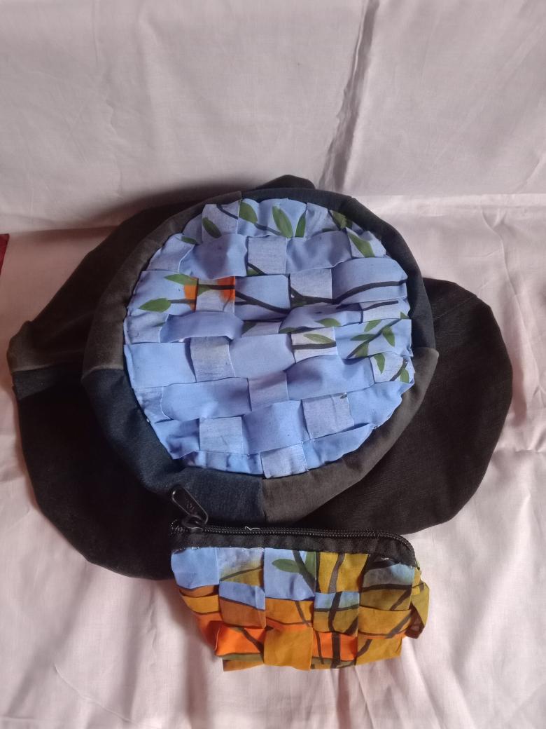 Sayantanic_'s tweet photo. @cbaruog Woven hat made by me.  🙈 https://t.co/5YfwBC2jbN