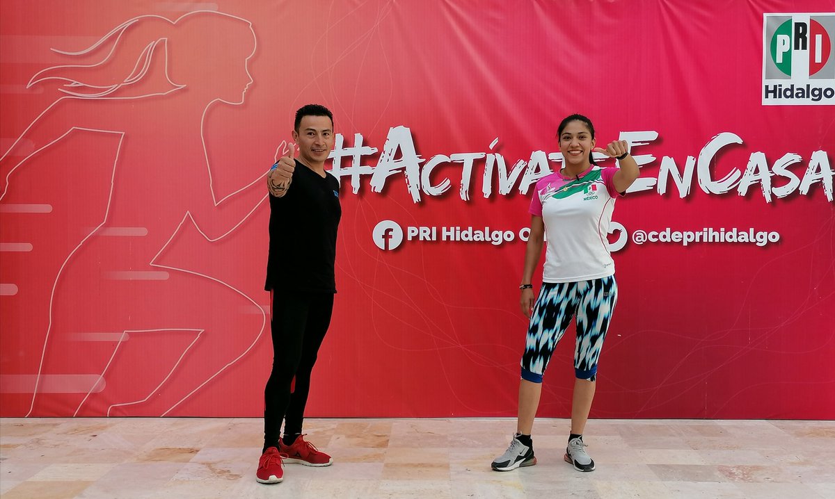 Erika_RodH's tweet photo. Estar en movimiento es la clave para tener una vida más larga y saludable; por ello, #ActívateEnCasa. Agradecemos el entusiasmo de @KarlaTV12 y Leonardo Gutiérrez por esta sesión. #ElPartidoQueSeMueve #EnCasaPeroEnMovimiento https://t.co/Ggy0KHyIkd