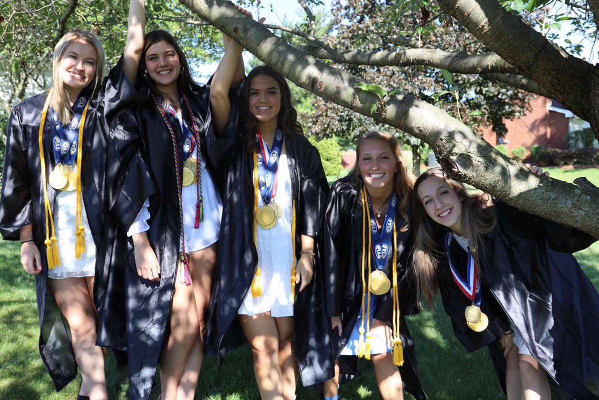 nagirlsvb's tweet image. Congratulations to our 5 seniors! This class made history &amp;amp; we can’t wait to see the things that the future brings for you guys!!!! All 5 are continuing volleyball at the next level next year! #family #t4l #navb