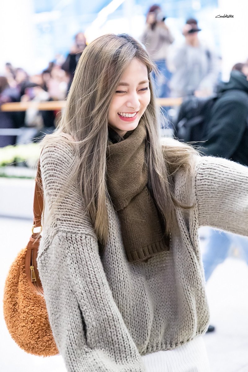pkoO423's tweet photo. #HappyTzuyuDay
ツウィちゃんお誕生日おめでとう❕💐
ツウィペンの皆々様も💍♡

やっぱ顔面国宝やなあ、、しみじみ🥺🥺 https://t.co/V6IkeGLZlH