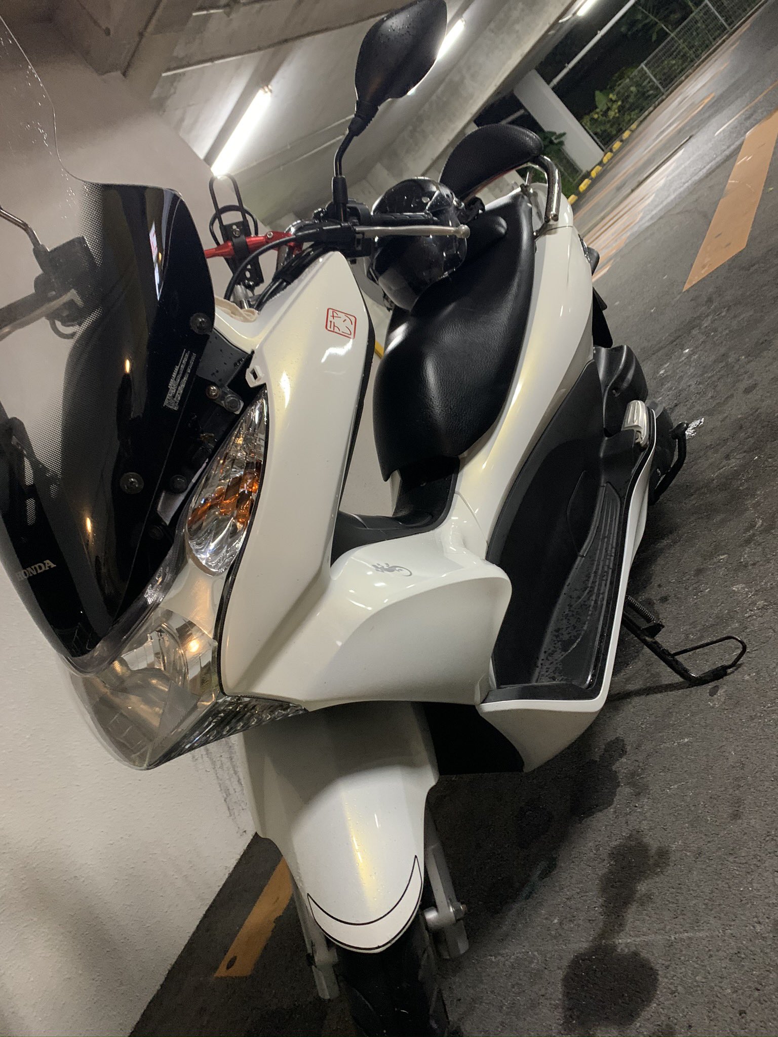 沖縄限定☆ウーバー仕様ホンダ PCX125 白