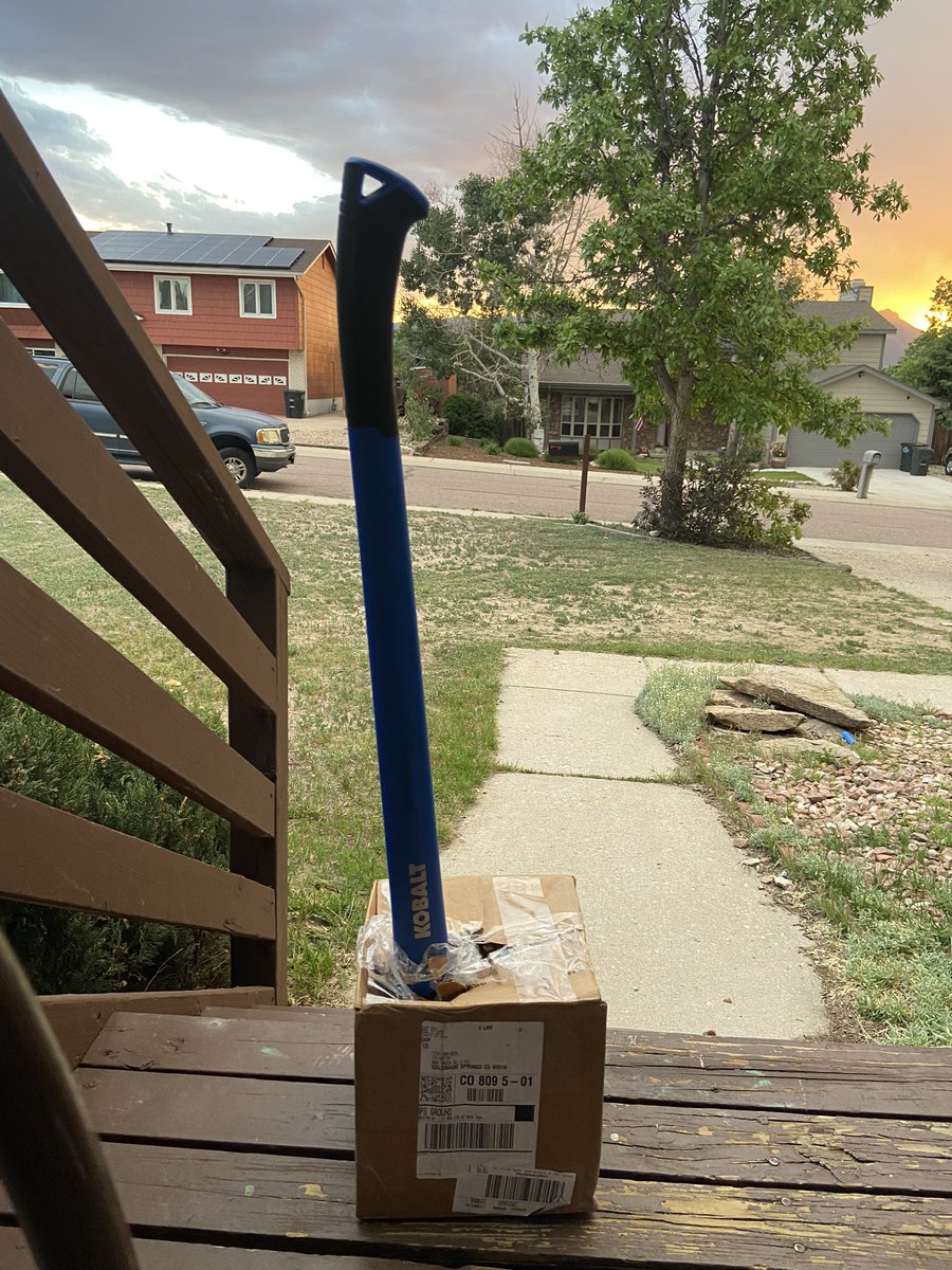 tim_nester's tweet photo. Guys, I think @Lowes is running out of boxes. https://t.co/q3tVV9yo8E