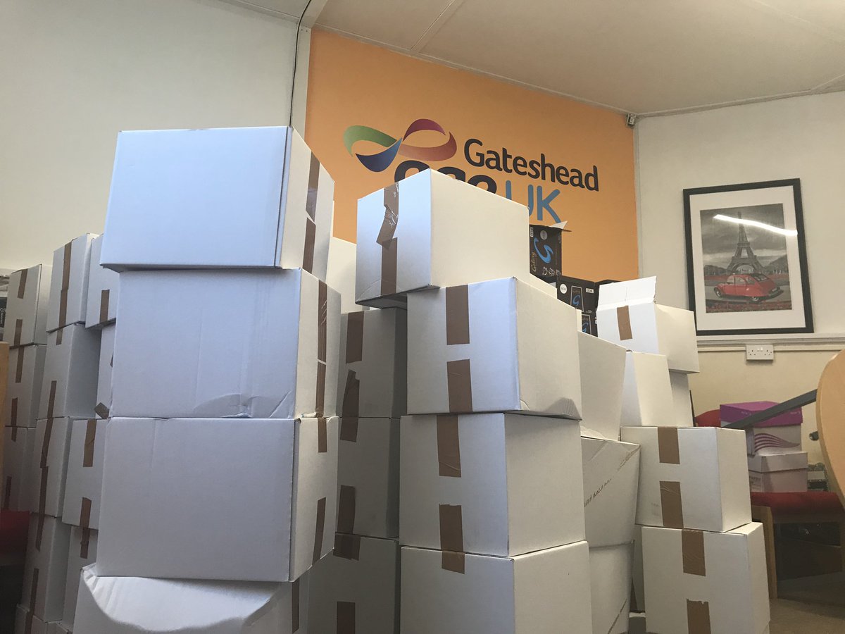 AgeUKGateshead's tweet photo. Along with our fantastic friends @edbertshouseCLP @chads_project @FACTCancer @skytv @DeanTaxis  we have delivered an amazing 3287 welfare packages across #Gateshead we know we are #strongtogether ❤️ 👏👏 https://t.co/CaFI7aF2tL