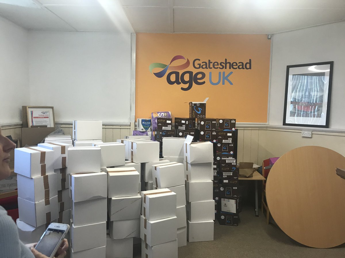AgeUKGateshead's tweet photo. Along with our fantastic friends @edbertshouseCLP @chads_project @FACTCancer @skytv @DeanTaxis  we have delivered an amazing 3287 welfare packages across #Gateshead we know we are #strongtogether ❤️ 👏👏 https://t.co/CaFI7aF2tL