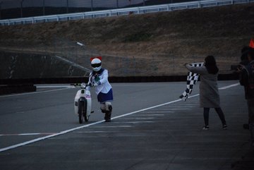 ばくおん 来夢先輩の正体とモデルを考察 乗っているバイクやヘルメットは 大人のためのエンターテイメントメディアbibi ビビ