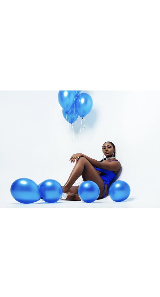 discovermii's tweet photo. How she only 21 and she a savage 🎉 https://t.co/NnMuUX6Wco