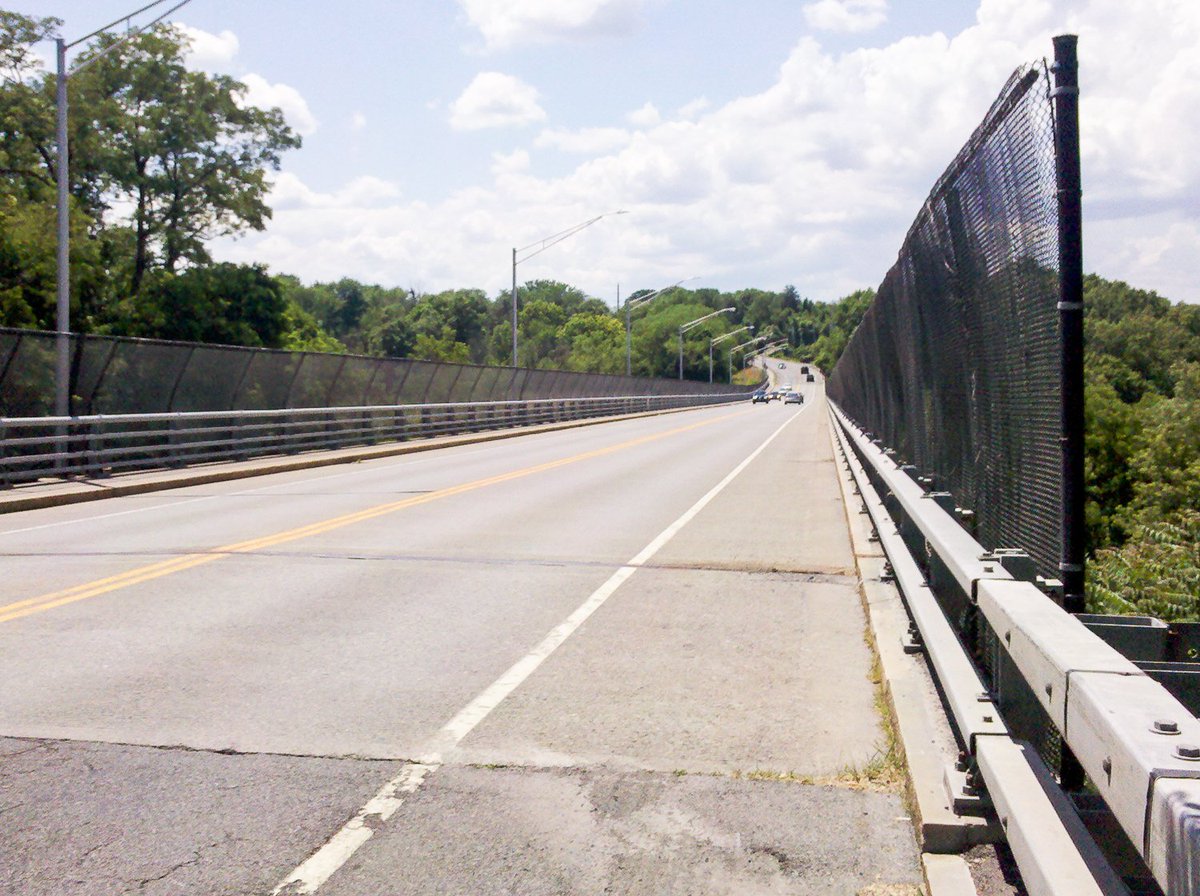 I guess that was it, the Yellow Brick Road. Back home along the highway, we can catch a glimpse of our yellow brick bridge from above.