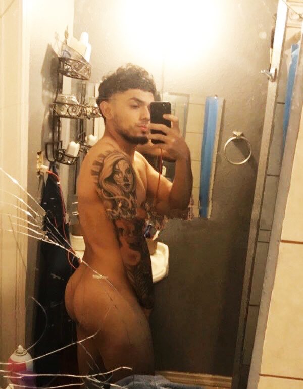 DorianM04964045's tweet photo. Tatuado 🤤🍆👅🥵😘🍑 esta bien piche rico #Activo #Tatuado #Cemental #Gay https://t.co/OmYps5OJyt