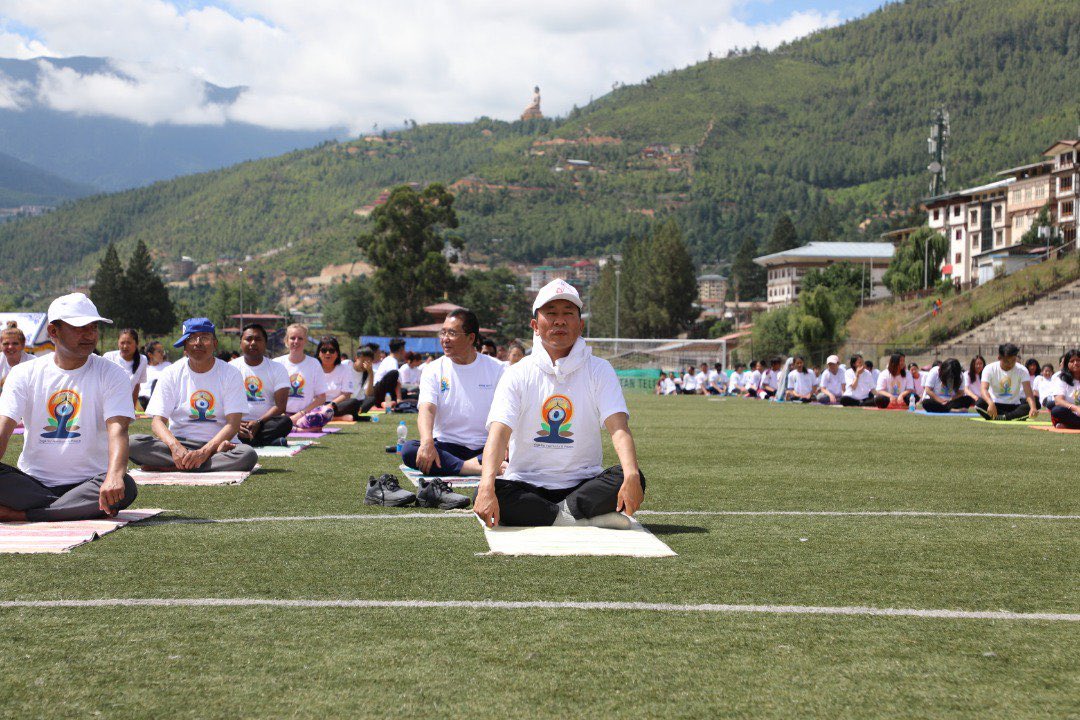 PMBhutan's tweet photo. Wishing the PM @narendramodi and the people of India on the International Day of Yoga, Dr Lotay Tshering said it was rejuvenating to pause and celebrate a day that expounded meaning of emotional, mental and physical wellbeing during the pandemic.

https://t.co/GEjraTa86q https://t.co/GI0ZUH7qF1