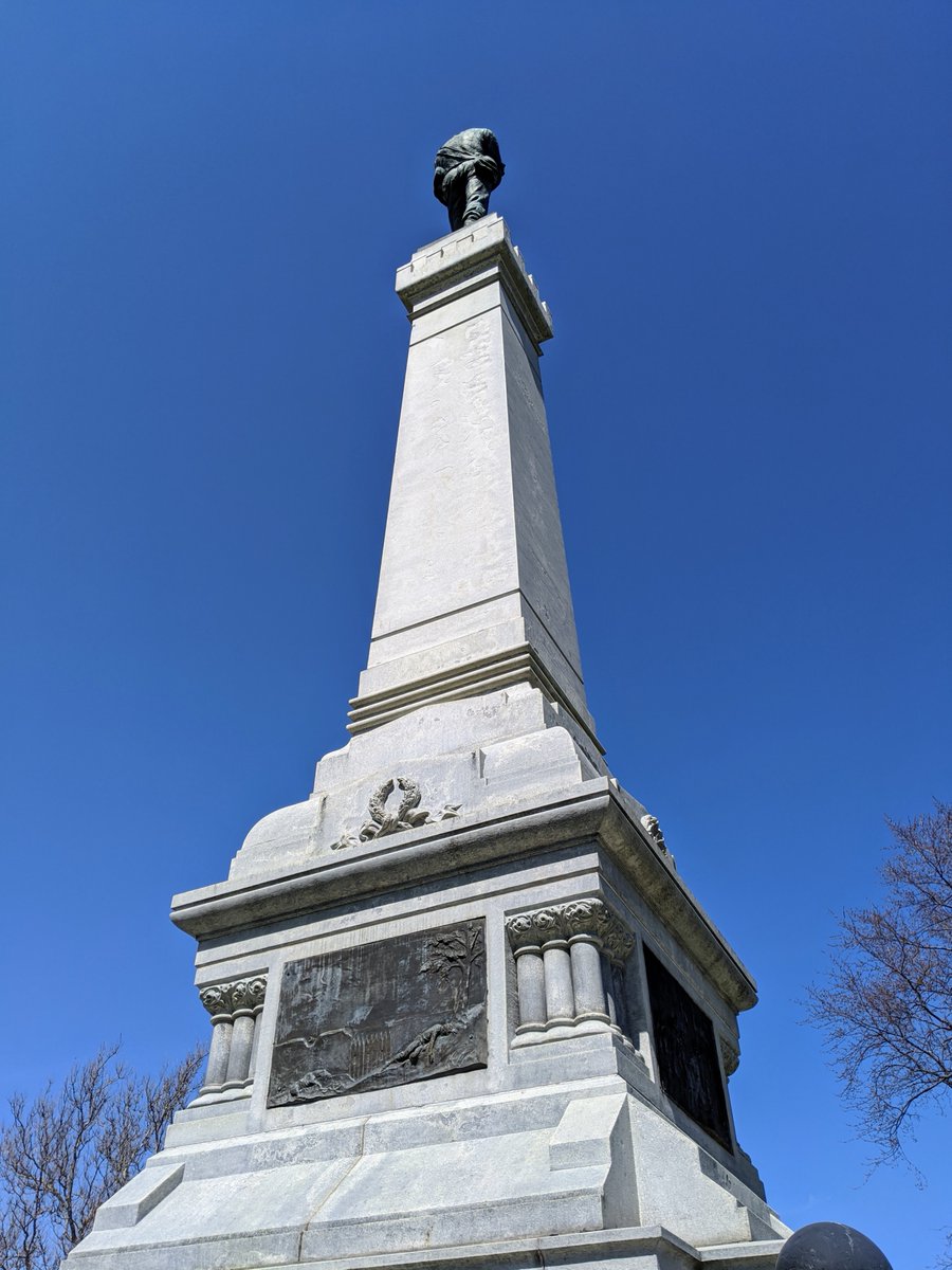 While the sculptors who created the sad Confederate soldier perched at the top and the bas-reliefs on the sides are lost to history, the overall design and fundraising were led by Chicago-based ex-Confederate, John C. Underwood. 11/17