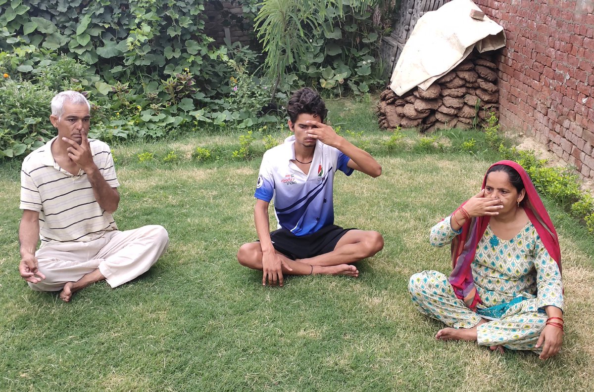 Ankushdhiman23's tweet image. #Hargharyoga #yogaathome