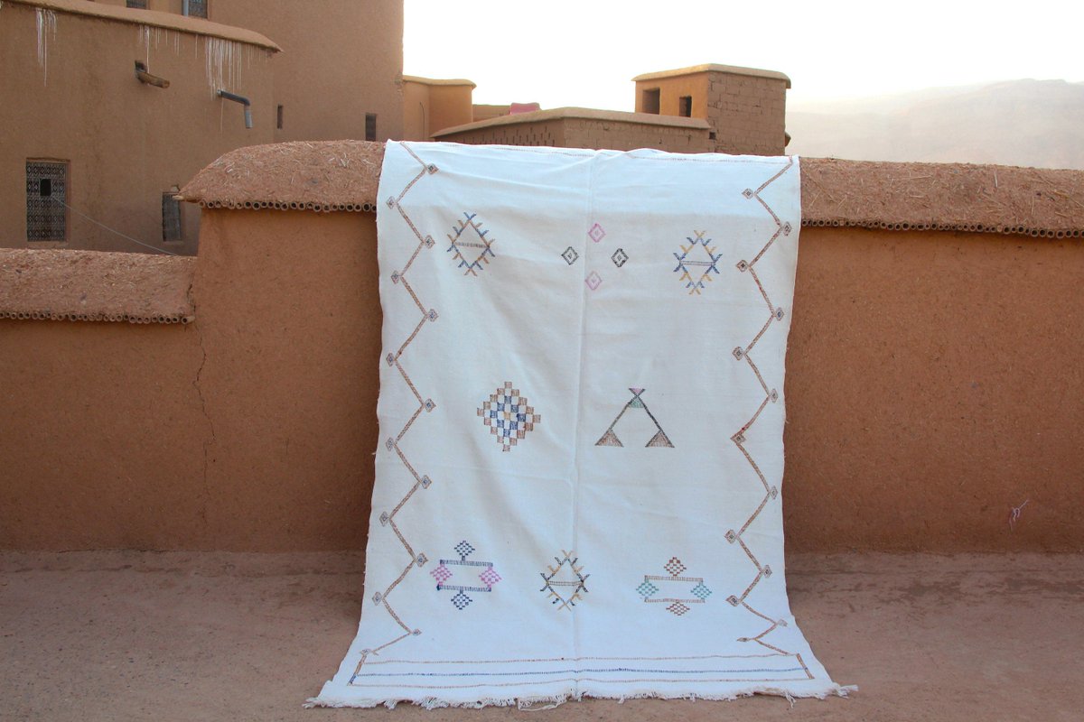 yazid130's tweet photo. Marocain Cactus Silk Rug, Sabra Kilim, Maroc Sabra Rug, Berber Rug, Marocain Berbère Kilim Rug, Maroc Cactus Silk Rug 5'2"x8'3" https://t.co/r8TGBtgj0z #rectangle #marocain #bureau #bohemeeteclectique #decoratif #soie #silkrug #moroccanrug #rectanglecarpet https://t.co/8gytJaeG5e