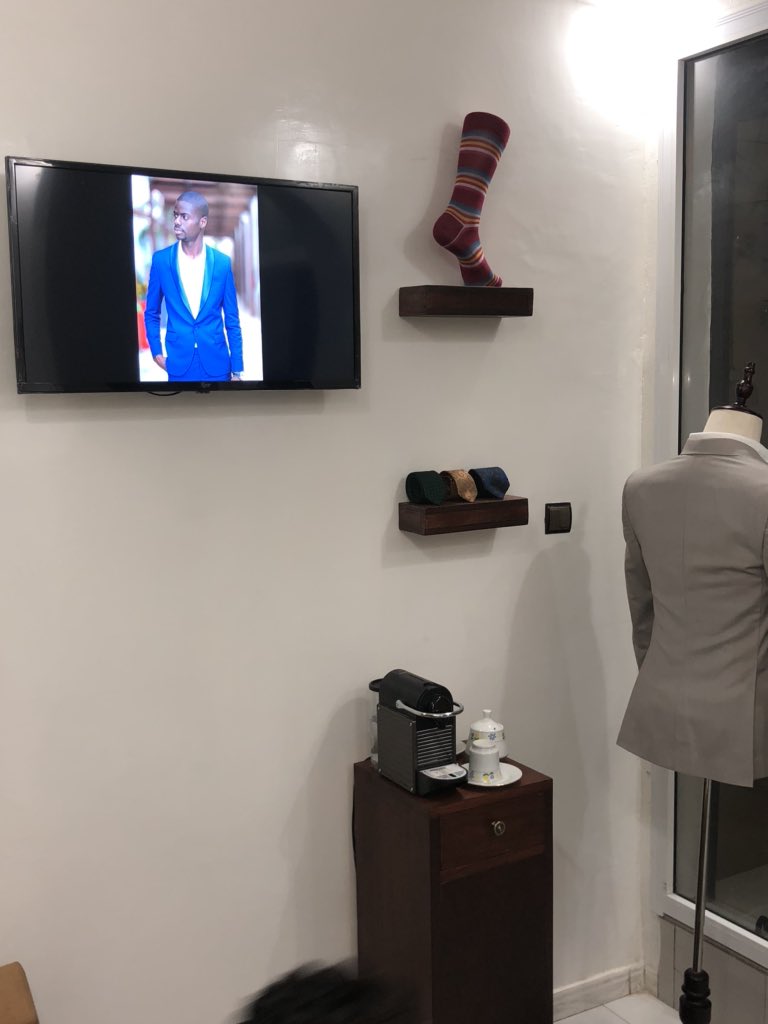 MasterDesiign's tweet photo. Bonsoir. Votre showroom Master Design est OUVERT. 

Nord foire à 400m de la SDE. https://t.co/L6x5bx5CzF
