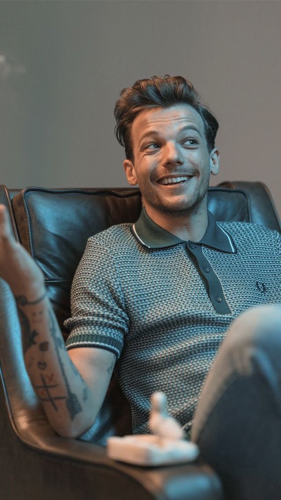 louis tomlinson as olaf; a thread