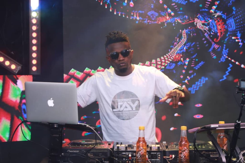 Nimroddj's tweet photo. #SalutetheDjz thanx @DjRoja #NBSSNL @nbstv Taabu just.... @naselow @DjShiru @JSelectorJay https://t.co/1FYWbGdRXw