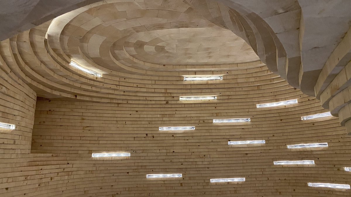 geirelgvin's tweet image. Thank you for making the most beautiful room in Oslo! @ktmpaterson @KnutSkansen @annebeatehovind @MargaretAtwood #futurelibrary #cathedralthinking #oslove #oslo @LundHagem #atelieroslo @RaymondJohansen @rinamariann @Trinesg