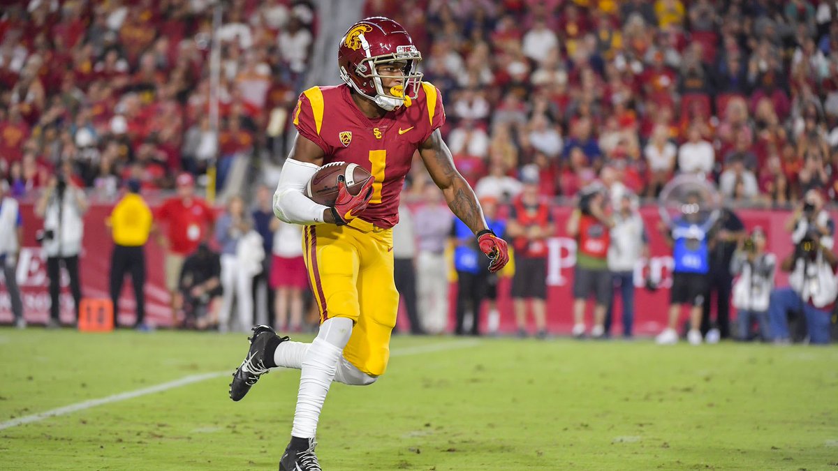 mtrigg_'s tweet photo. Blessed to have the opportunity to play both sports at USC 🏈🏀 @MarshallMcDuf14 @flyguyhuey5 @USCCoachHelton @CoachHarrellUSC @USC_FB @USC_Hoops https://t.co/Isf9dpqiBP