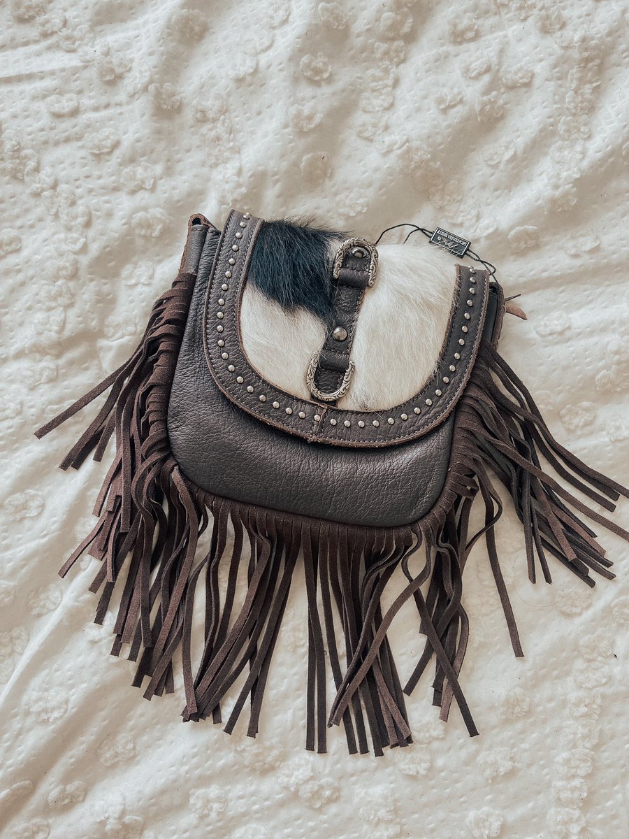 CompanyCroft's tweet photo. SO MANY NEW BAGS ON OUR WEBSITE!!! @MorganWallen collection ✌🏼 shop now!! https://t.co/LSsQYyLgDR https://t.co/VKlwOTdYL4
