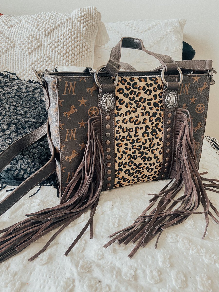 CompanyCroft's tweet photo. SO MANY NEW BAGS ON OUR WEBSITE!!! @MorganWallen collection ✌🏼 shop now!! https://t.co/LSsQYyLgDR https://t.co/VKlwOTdYL4