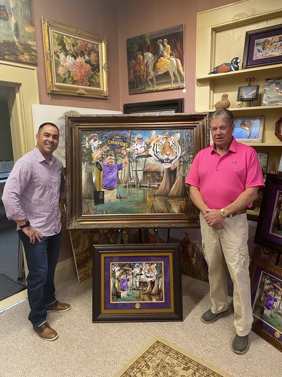 LSU1976er's tweet photo. Picked up my print from artist Ron Atwood. #geaux #LSU #addtocollection https://t.co/tVwgug3K4c