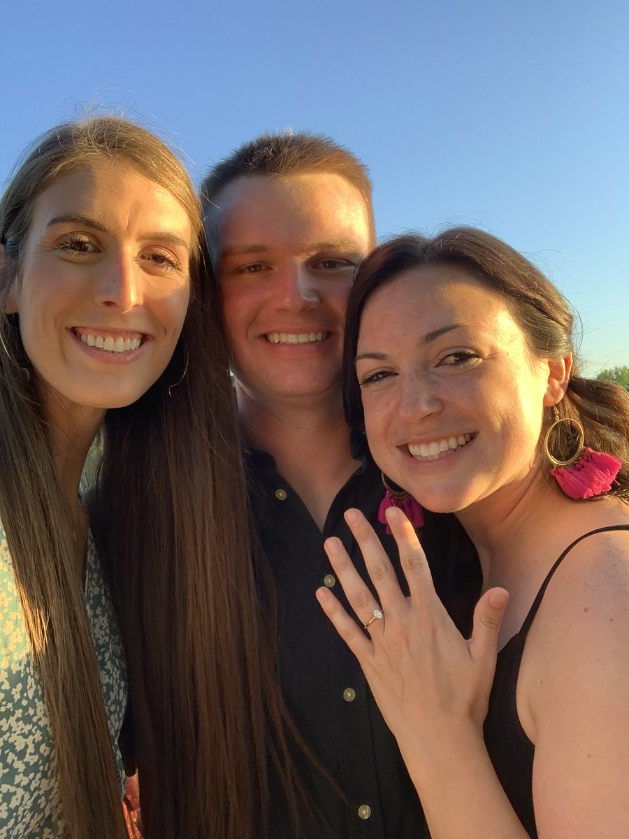 DalaneGuidry's tweet photo. Forgot to share with the twitter world that my best friend is engaged!!!!! Last weekend was perfect and I’m so EXCITED for Andrew and Erin!! 🤩😊🥰😍 https://t.co/bFLgeMswwO