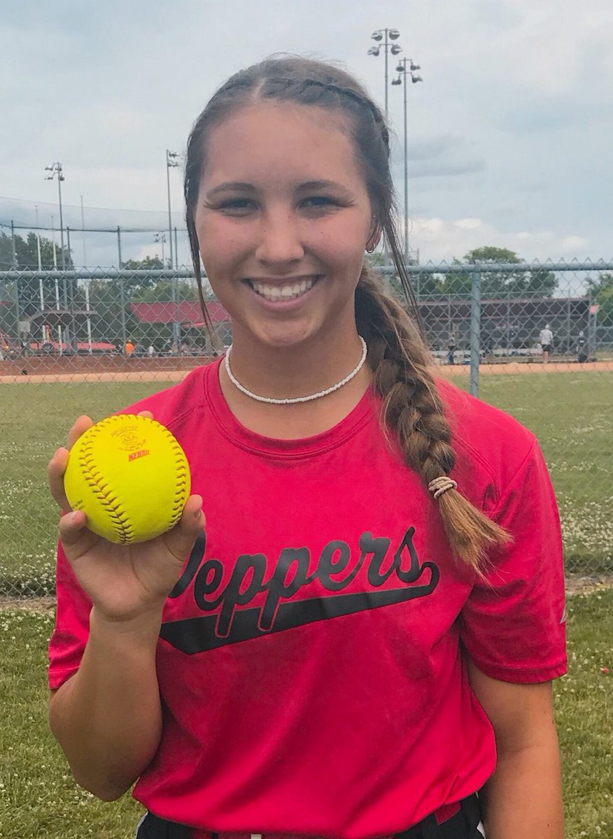 La BOMB hit by la player from La Cygne <a href="/julia_paisley/">Julia Paisley</a> (2022). Keep the line moving!
#kcpepperspride <a href="/ASA_KCMetro/">KC Metro ASA/USA</a>