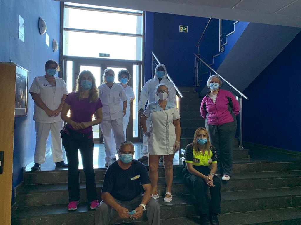 CentroDoctoral's tweet photo. Ha llegado la #NuevaNormalidad, damos por finalizado el proceso de #desinfección de cada sábado en el #CSDoctoral. Mil gracias al Ayuntamiento de Santa Lucía y a los #voluntarios que han hecho posible que nos hayamos mantenido fieles a esta rutina #JuntosTodoEsPosible #compromiso https://t.co/qKGMK8NU63