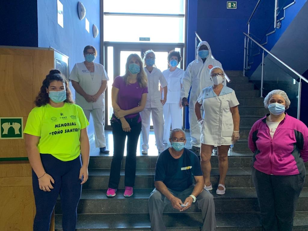 CentroDoctoral's tweet photo. Ha llegado la #NuevaNormalidad, damos por finalizado el proceso de #desinfección de cada sábado en el #CSDoctoral. Mil gracias al Ayuntamiento de Santa Lucía y a los #voluntarios que han hecho posible que nos hayamos mantenido fieles a esta rutina #JuntosTodoEsPosible #compromiso https://t.co/qKGMK8NU63