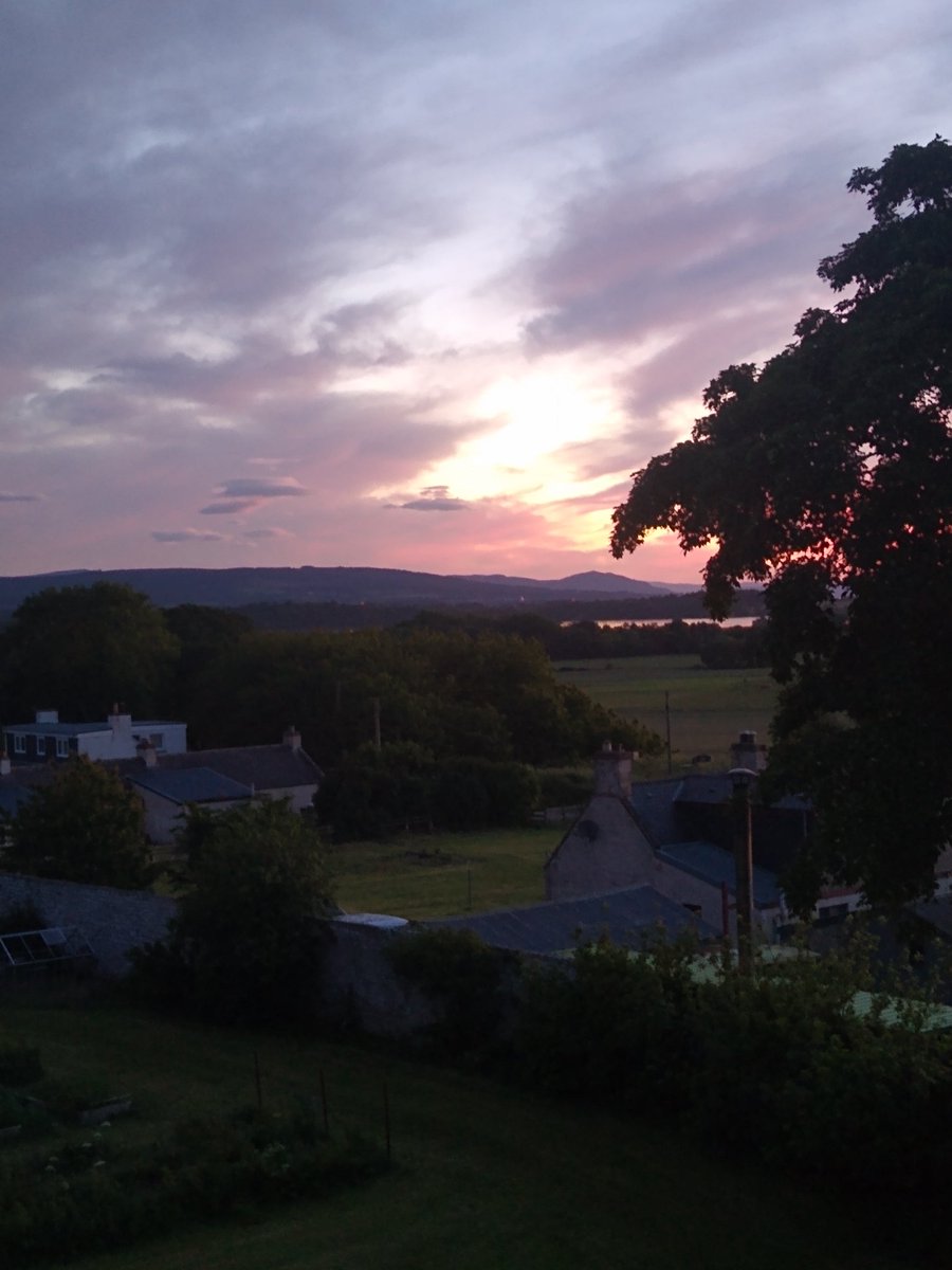 vaderbogger's tweet photo. Gotta love the North of #Scotland on the #SummerSolstice #simmerdim looking North to the #Mannie (his days maybe numbered) in #Sutherland and west to #Mounteagle beyond to #Struie and #KyleofSutherland from the top of the house. #58N https://t.co/1GAed3ybr5