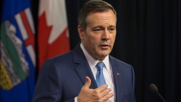JasLucien's tweet photo. It's good to remember that the "unfair" equalization formula that Jason Kenney raves about is the one he and Stephen Harper passed in 2009... He's actually admitting that he screwed Alberta, just like he's doing today...
#ableg #abpoli #betteroffwithrachel
https://t.co/13edgB8uzP https://t.co/Ai7oaBzc51