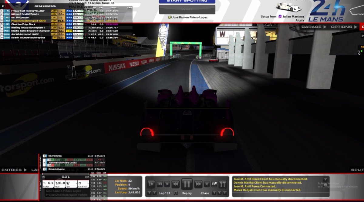 Increíble labor de @Adrian_gil_27 que cede el coche al compañero después de 6h y 20 sin parar