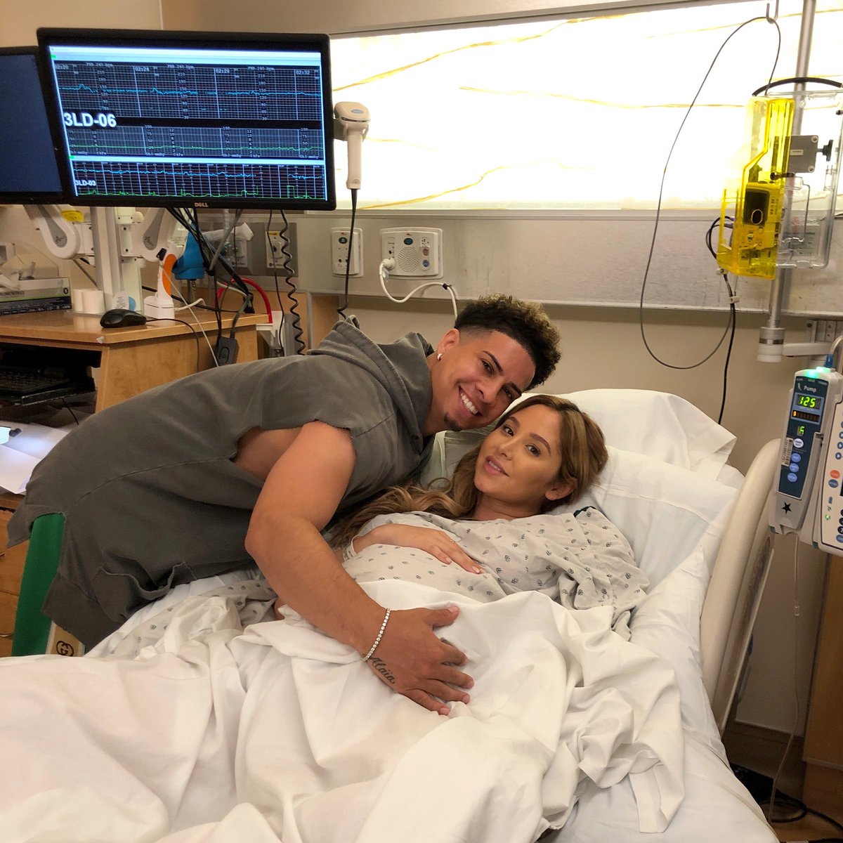 blenderrod65's tweet photo. @AustinMcbroom @CatherinePaiz Congratulations!!!  Your Blessed Little Prince is HERE!!  YOUR FAMILY IS COMPLETE!!  God IS GREAT!!  Can't get any better than that!  May you be blessed with a lifetime of health and happiness and of course LOVE 💘 #theacefamilybabyboy 💙💙💙💙💙💙💙 https://t.co/974OH5F0qS