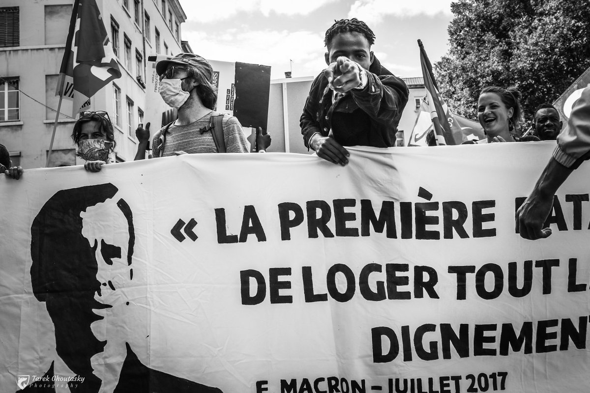 ghoutasky's tweet photo. Tous les êtres #humains, méritent la sécurité et la paix
La plupart des #Réfugiés sont des exilés qui rêvent de retourner chez eux dès que les #Dictateurs qui les oppriment ou les massacrent tomberont.
Paix et Sécurité dans tous les #pays
#Journée_mondialedes_réfugiés https://t.co/bqSFJdVDwA
