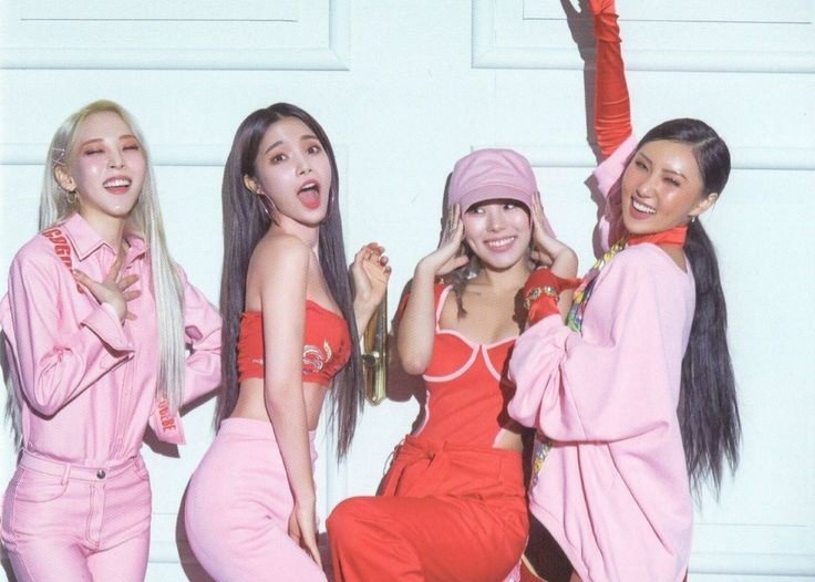 joechlox's tweet photo. Im late but happy 6 years with mamamoo #6YearsWithMAMAMOO
I am really proud of her, I wish them only happiness <3 https://t.co/tAHjVhRZmI