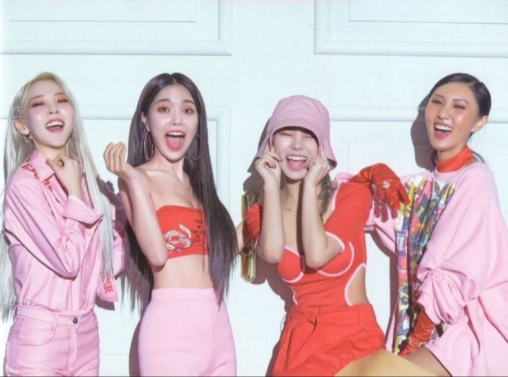 joechlox's tweet photo. Im late but happy 6 years with mamamoo #6YearsWithMAMAMOO
I am really proud of her, I wish them only happiness <3 https://t.co/tAHjVhRZmI