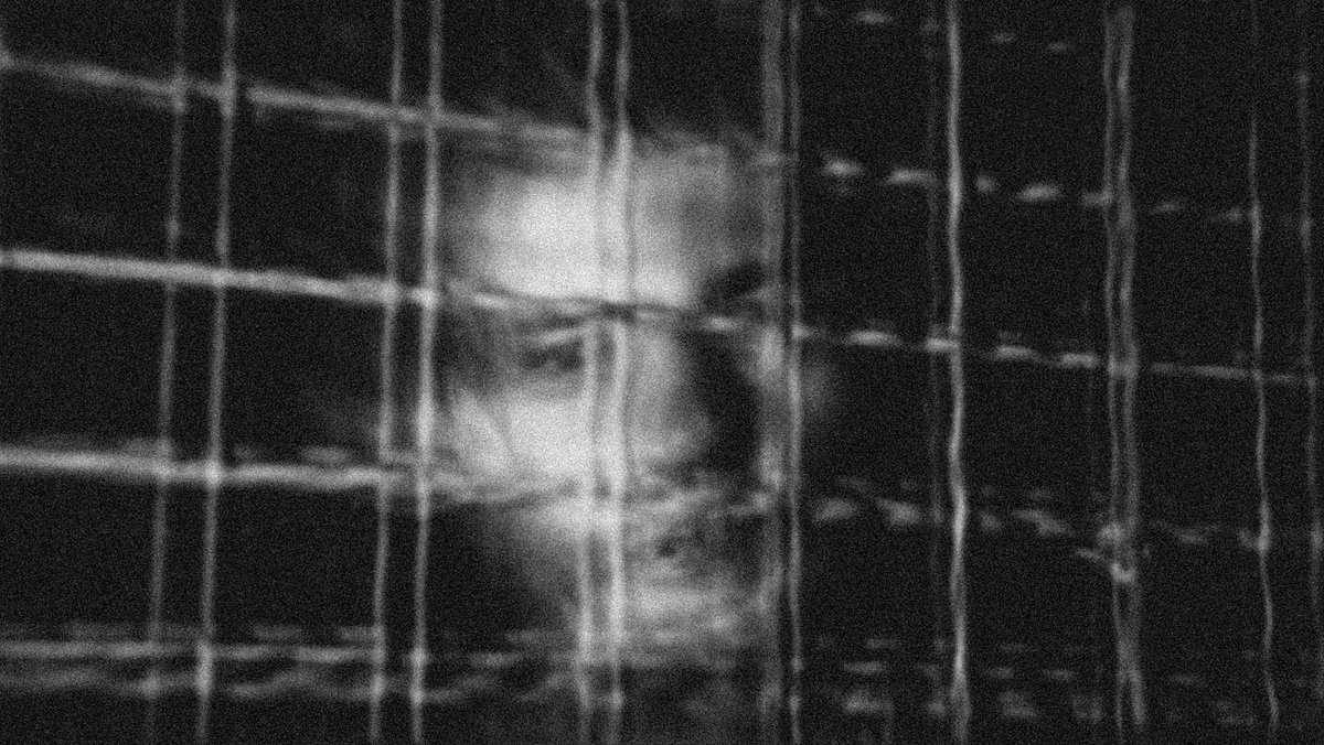 _pelegrin_'s tweet photo. Untitled, from the series "The hyperreal archive: Berlin Wall, 1989"
Medium: Pigmented inkjet print. Technique: Long exposure kinescope.
Year: 2020
Prints available. Adrian Pelegrin ©
#adrianpelegrin #berlinwall #berlinwallfall #artprints https://t.co/yEp3OcNnss
