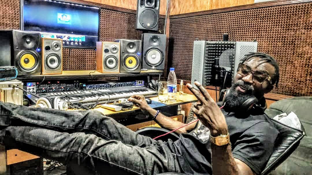 iamPheeldword's tweet photo. #WhatsAppDown or not Good Sound Never Runs Down..
#updateyou by Pheel D'Word via all digi stores 🌏
👇🏾
https://t.co/hjQT3i6D8b
Kindly Stream, Download, Share ♻ https://t.co/8uz1jcT1om