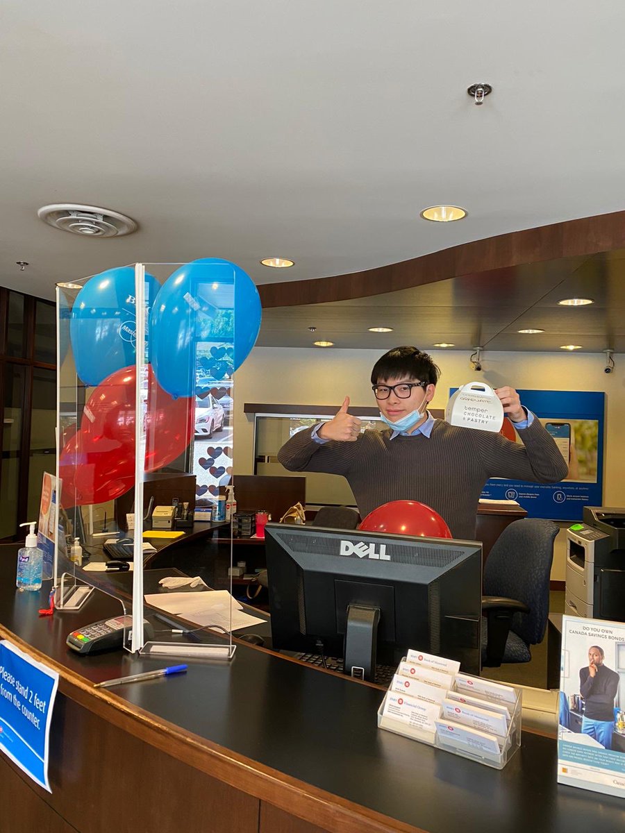 Congratulations to Michael on graduating from Cap U.  A small celebration at BMO Caulfeild.  Great job Michael! #bmo #proudtowork@bmo <a href="/meisamparsa/">Maysam Parsa-pajouh</a> <a href="/AvidChabok/">Avid Chabok</a> <a href="/sasha_mori777/">Alexandra Sasha Mori</a>
