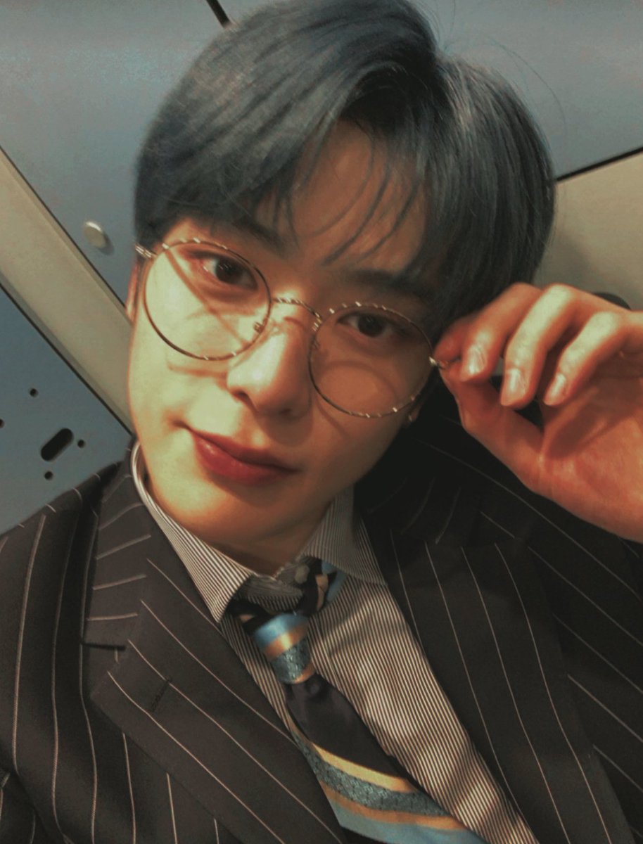 solarprux's tweet photo. #update: 200620 • comeback
#PX3RDCB + #PXLOTTO + #ALBUMREPACKAGE
Me encuentro encantado de poder compartir este momento con River. Han trabajado duro y el esfuerzo les ha dado frutos, les deseo lo mejor para sus futuros comebacks. https://t.co/pGKIfRKUEa