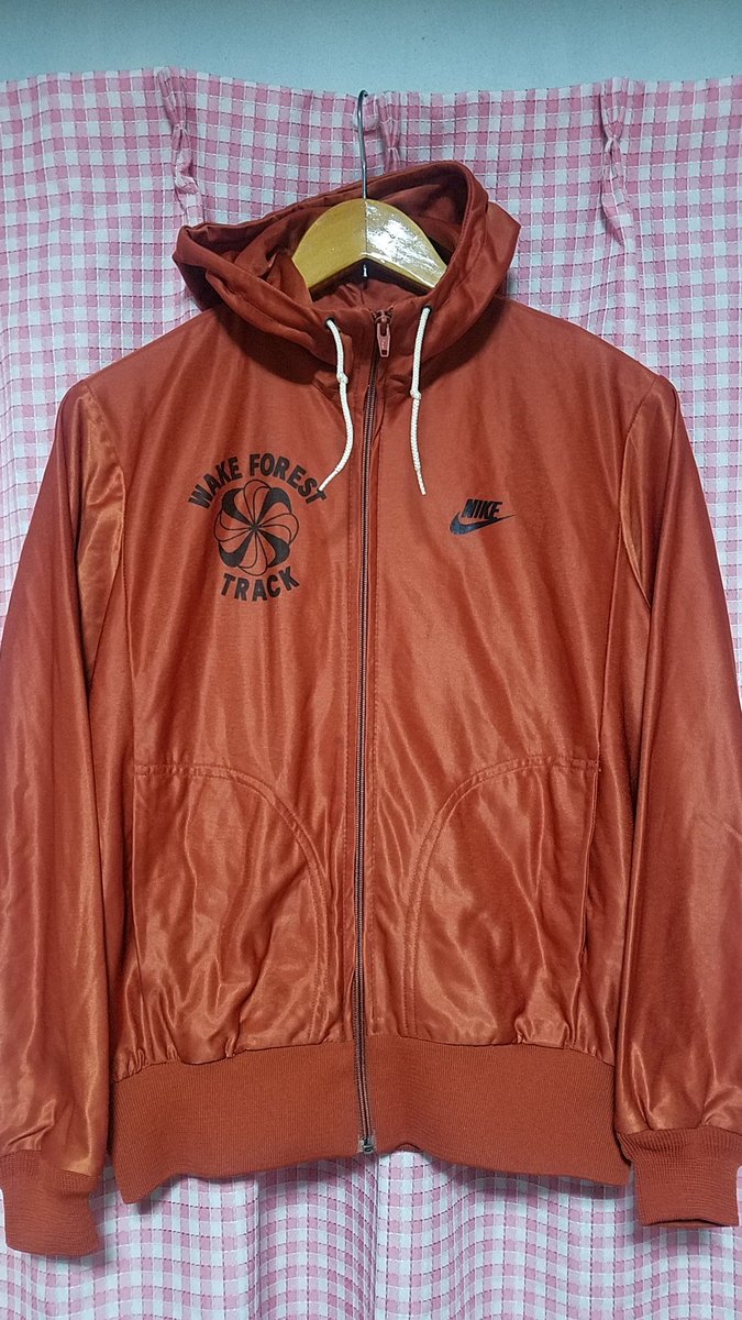 Fullgear Twitterissa 本日は曇り 涼しいです 70 80s Nike Windmill Jersey 風車大好きなんですよね ウェイクフォレスト大学 ボディカラーはスクールカラーのold Goldというやや暗いオレンジのような変わった色 女性用のlですが男性が着ても小さくない Fullgear Twitterissa 本日は曇り 涼しいです 70 80s Nike Windmill Jersey 風車大好きなんですよね ウェイクフォレスト大学 ボディカラーはスクールカラーのold Goldというやや暗いオレンジのような変わった色 女性用のlですが男性が着ても小さくない