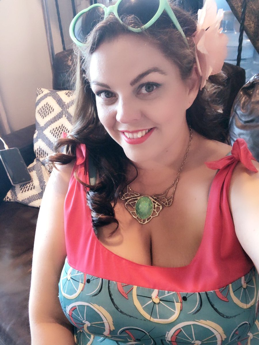 Devilyn Redd on X: Happy Saturday! t.corwe9uX0srm  X