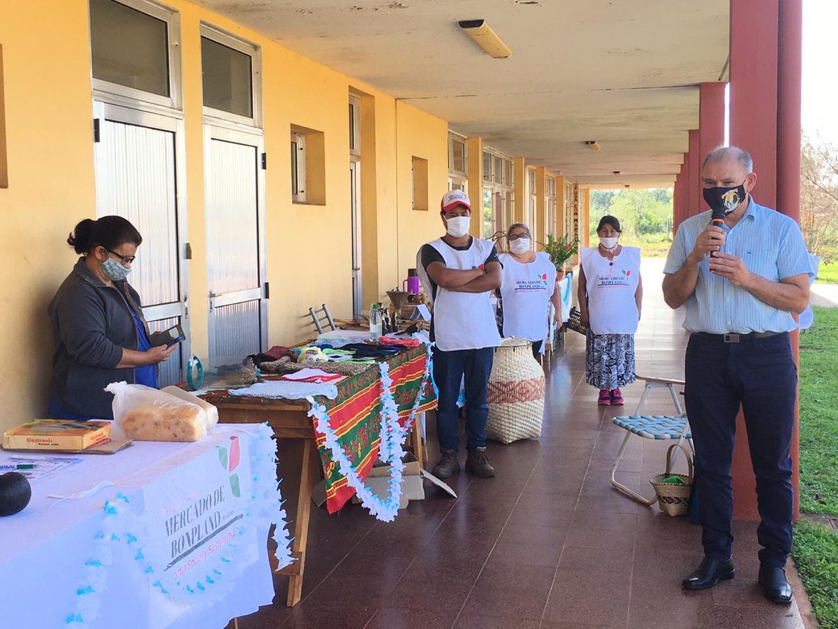 Patrici55693998's tweet photo. Mercado de Economía Social de Bonpland funcionando hoy. Saludando al pueblo tambien en sus 126 años. Q bueno por los productores q siguen apostando a una salida laboral. @martaferre @JoseloSchiro https://t.co/sqSBgUXs9i
