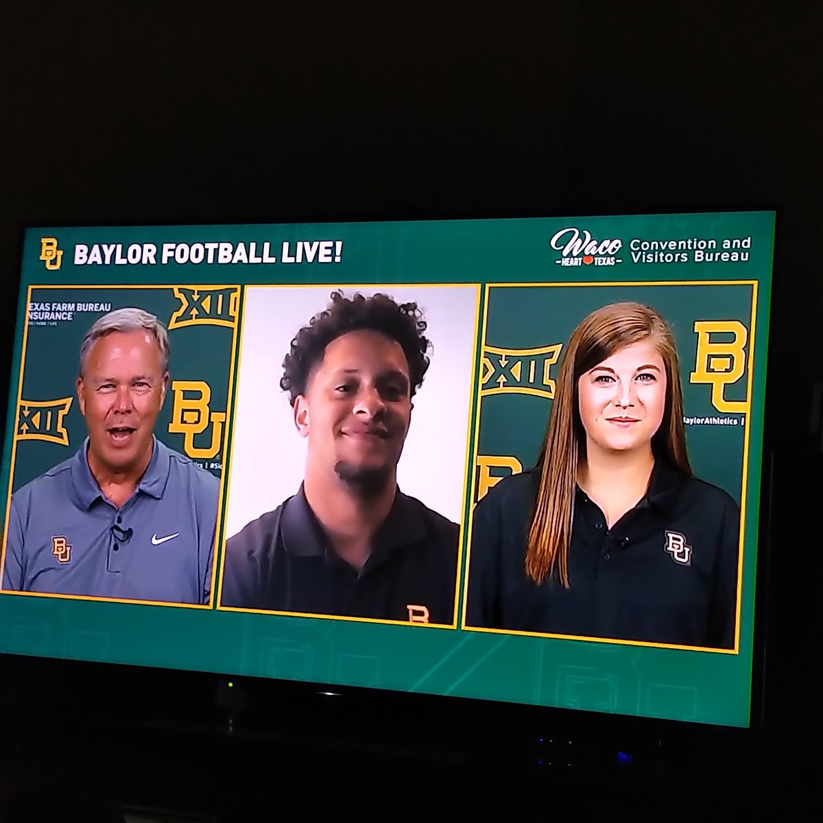 ThaiRED1's tweet photo. Jonesing for @BUFootball?  Me, too! So, I'm checking out #BaylorFootballLive. Cannot wait to cheer on the bears. #SicEm! https://t.co/D5x1iJZRSb