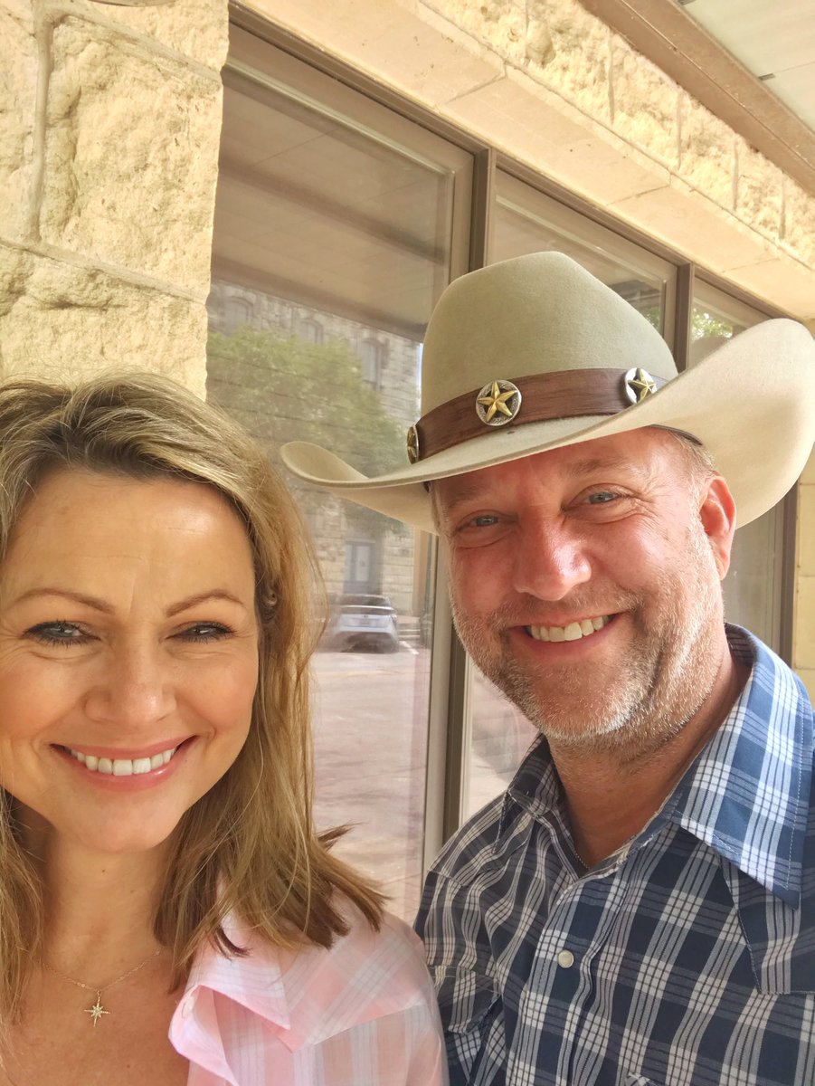 Lone_starry's tweet photo. @LifewithFish @NatesHats @sheratongtx @georgetowntx @TexasMonthly @TexasHighways Absouletly Fantastic 👍 Love my Texas Cowboy ❤️ Thank you @NatesHats https://t.co/jHiZESyVYc