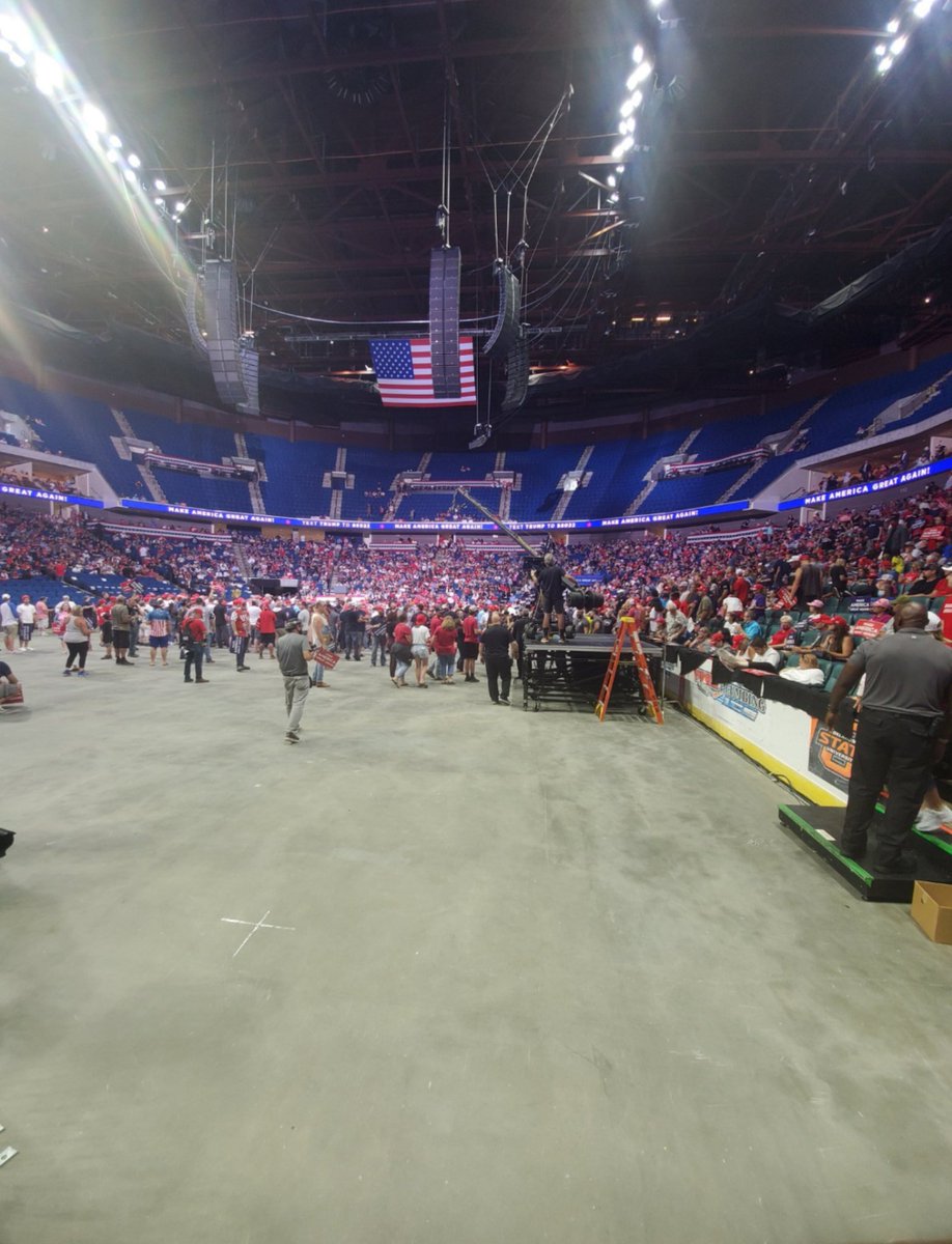 AngeloDlo's tweet image. "We gave away 1 million tickets"
🤣🤣