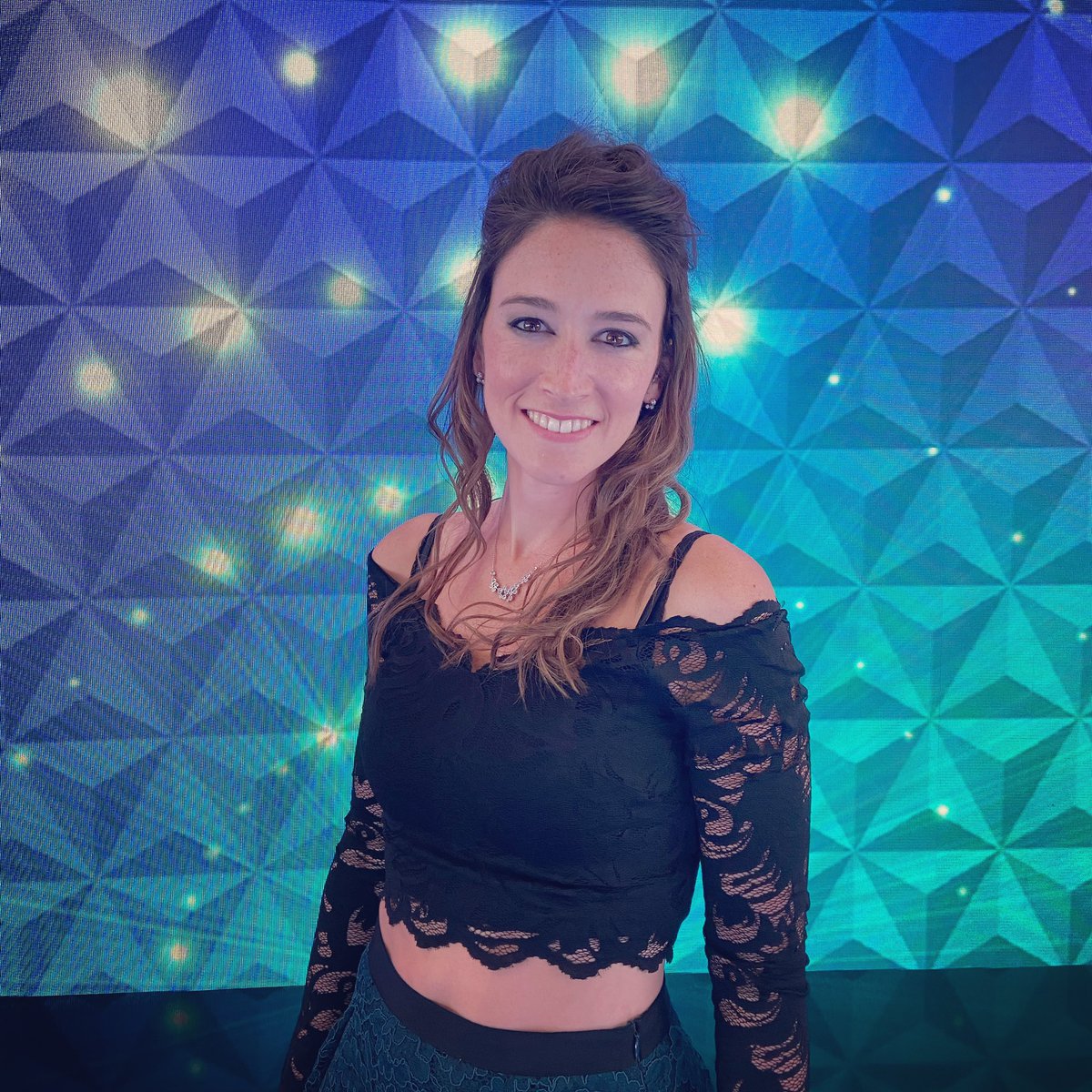 Elodienoplp tweet media