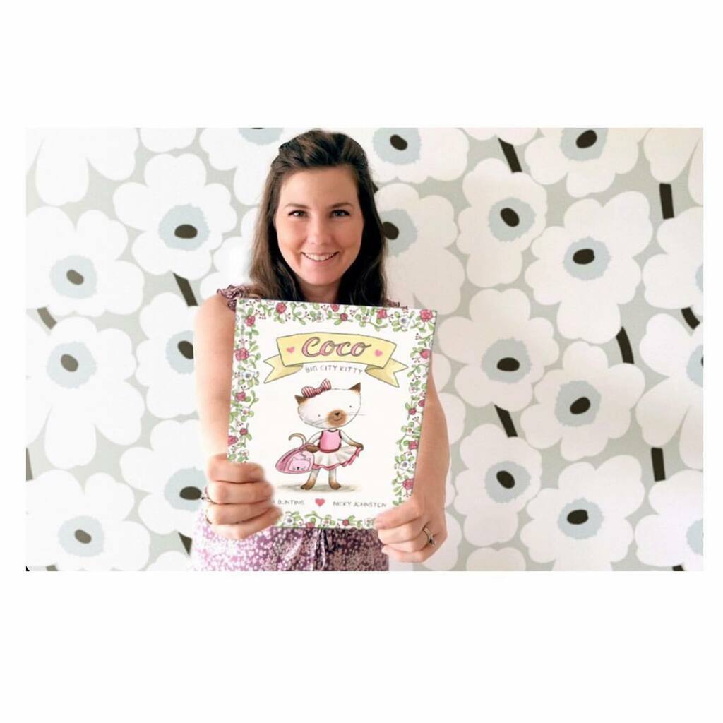 Happy #sundayshelfie day 📖🎉🙌🏻..
.
Welcome back to the wonderful <a href="/laura_bunting/">Laura Bunting</a> and her new picture book which I am SUPER excited about , ‘Coco Big City Kitty’ ❤️🐾..
.
Beautifully illustrated by <a href="/nicky_johnston/">Nicky Johnston</a> ❤️🐾..
.
Once there was a small kitten na… instagr.am/p/CBrPpO5nHFe/